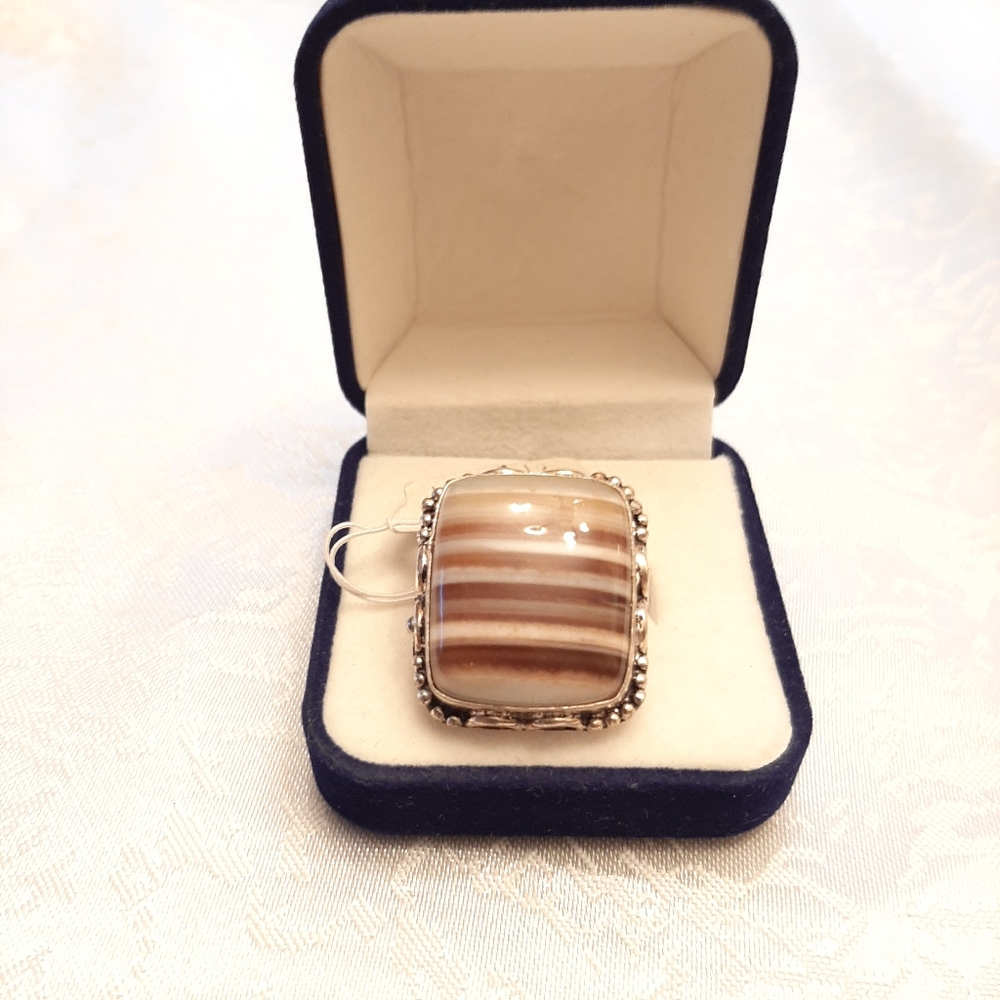 Ladies jewelry